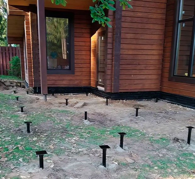 Винтовые сваи для веранды или террасы в Зоринске